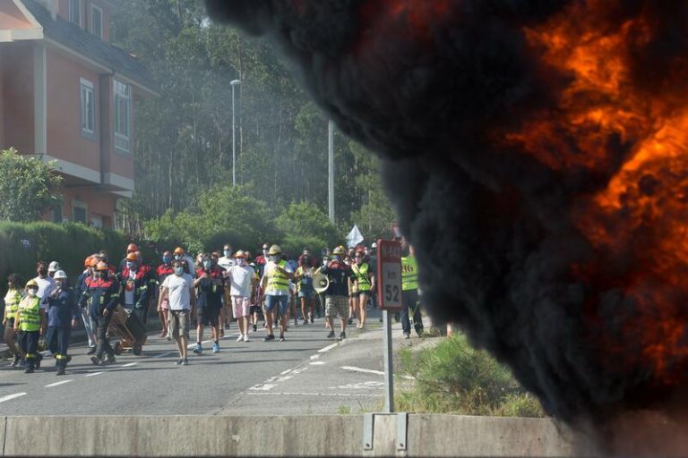 Comité de Alcoa carga contra el 