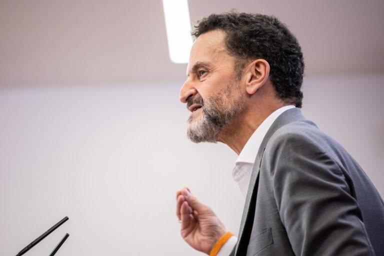 Bal pide a Casado que done el millón de euros con el que se pagó la reforma de 'Génova' en negro