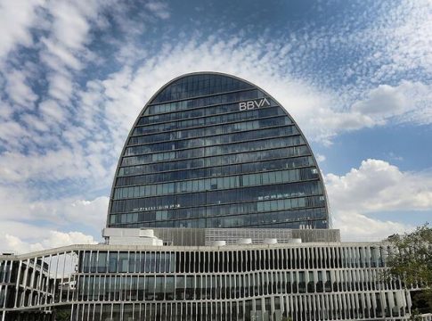 BBVA BBVA gana 3.311 millones hasta septiembre y recomprará acciones por un máximo de 3.500 millones