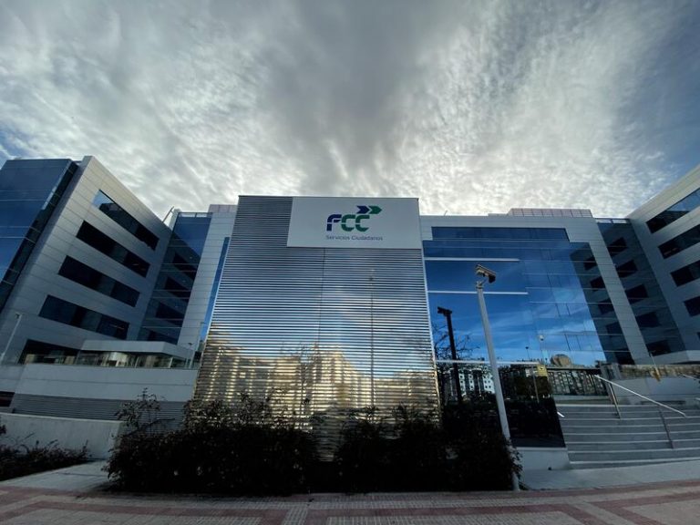 FCC duplica su resultado neto hasta los 384,9 millones