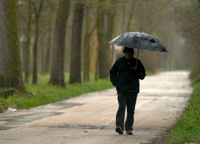 Octubre se despide con lluvias en casi todo el país