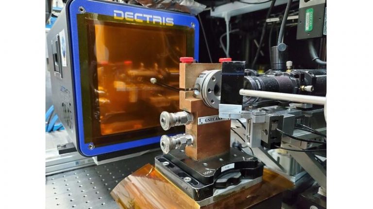 Revelado un hielo superiónico que puede existir dentro de planetas