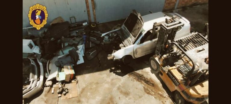 Desmantelan un entramado con 2 desguaces por falsear certificados de descontaminación de vehículos en Elda y Alicante