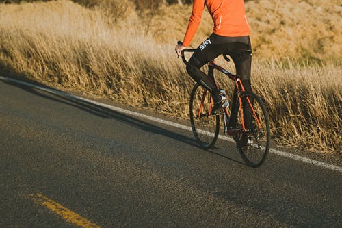 Pedalear con buena velocidad no implica ir rápido