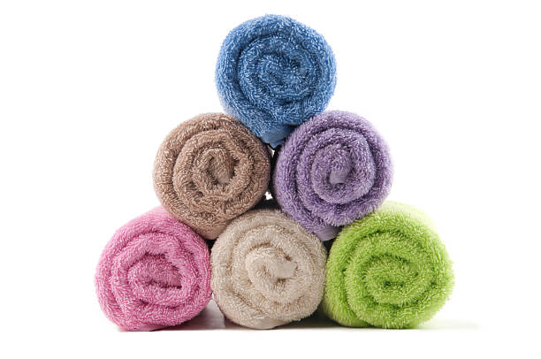 Cómo doblar toallas en rulo 3 Toallas en un lugar correcto