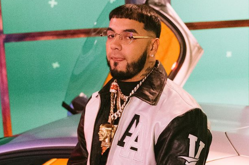 Anuel AA dictadura