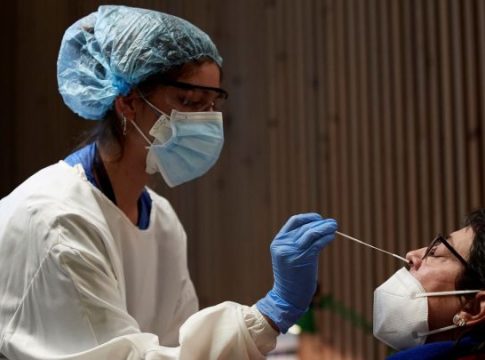 Aumentan un 14% los casos de Covid-19 en Navarra por una relajación demasiado rápida de las medias