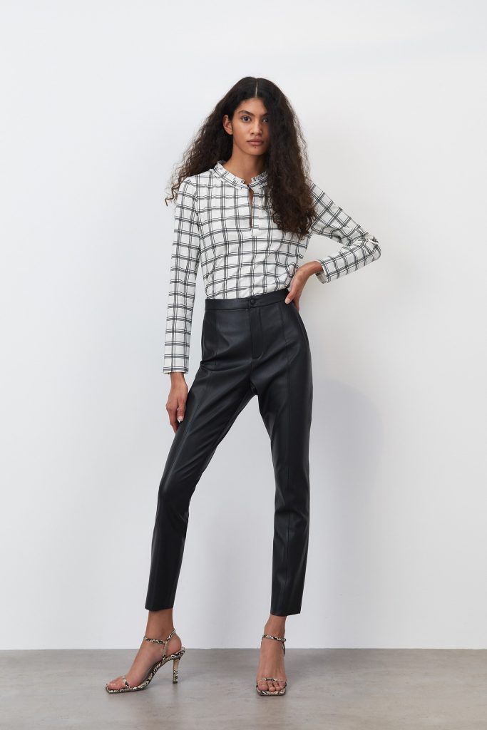 CAMISETA ESTAMPADA BOTONES cuadros