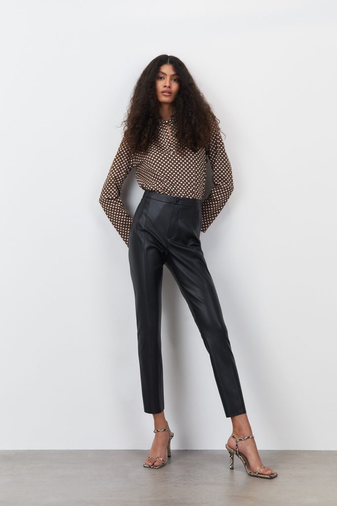 CAMISETA ESTAMPADA BOTONES lunares