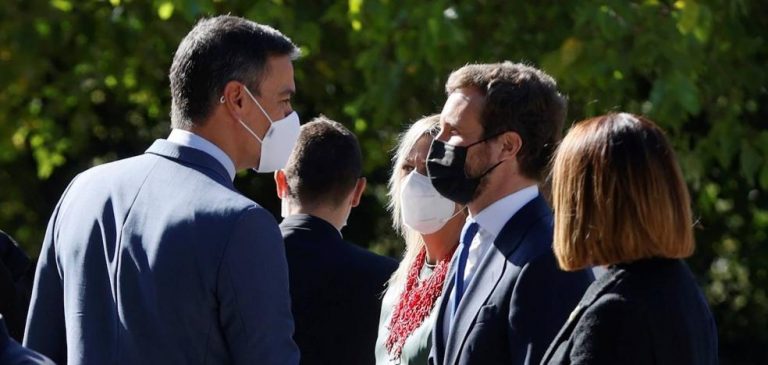 El CIS mantiene en cabeza al PSOE pero el PP recorta la distancia a 6 puntos