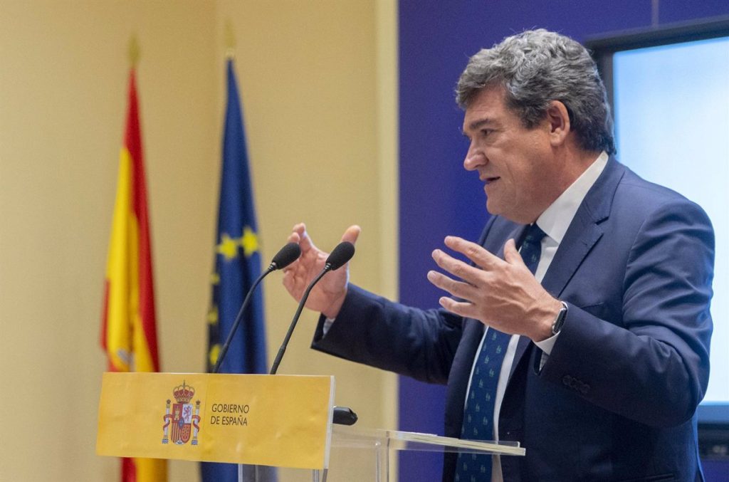 El Gobierno detalla los requisitos para recibir los 1.449 euros al mes del Ingreso Mínimo Vital Fuente: Europa Press