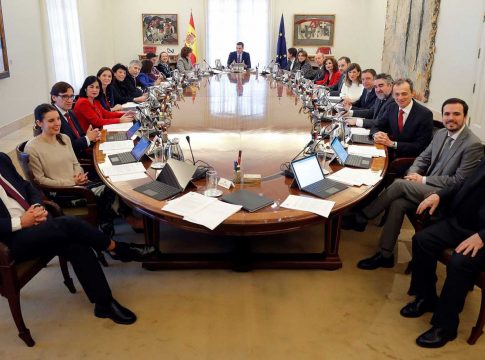 El Gobierno obliga a identificar ante las FCSE a clientes que alquilan pisos y vehículos en plataformas digitales