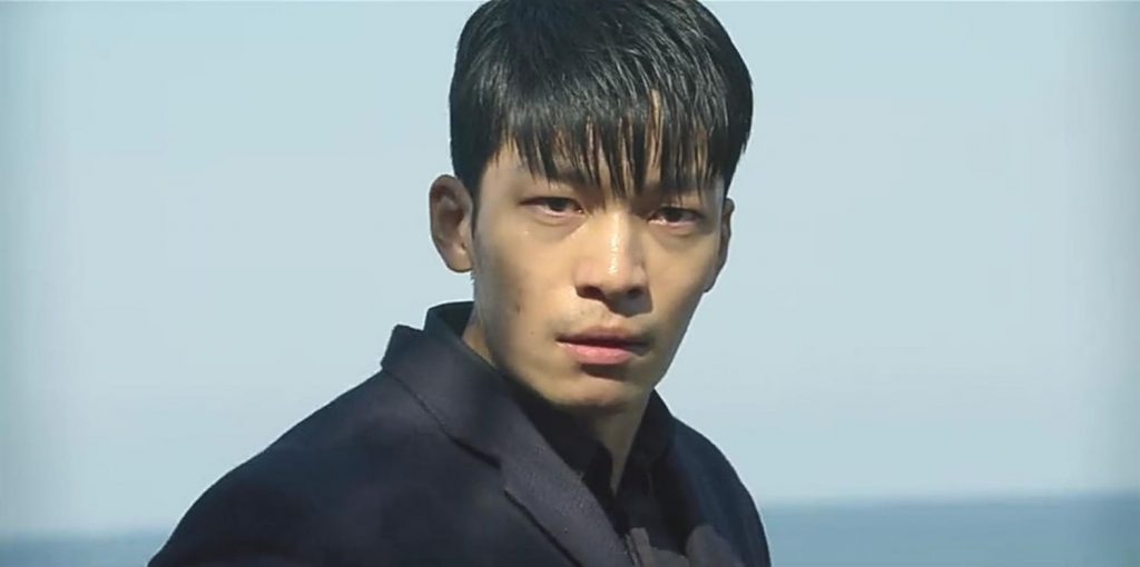 El policía con su hermano en El juego del calamar