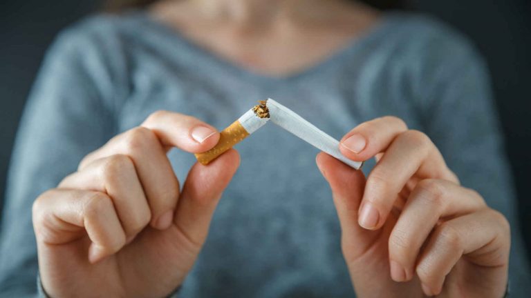 El verdadero motivo por el que engordas al dejar de fumar