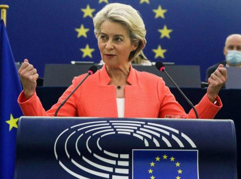 La UE defiende la adhesión de los Balcanes pero insiste en las reformas y evita fijar plazos