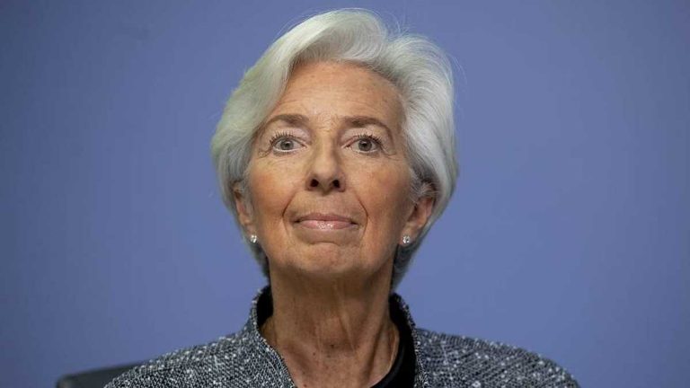 Lagarde admite que la fuerte recuperación de la eurozona pierde impulso