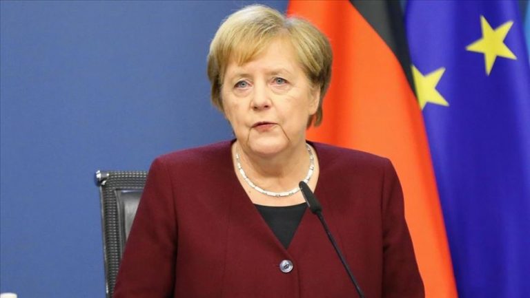 Merkel aboga por responder 