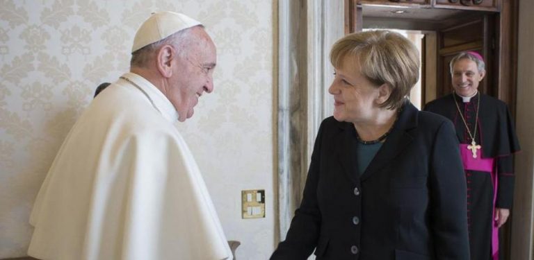 Merkel afronta con el Papa el desafío del cambio climático y el papel de Europa