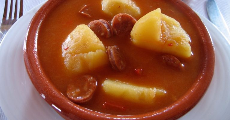 Patatas a la riojana: el mejor acompañante para estos platos