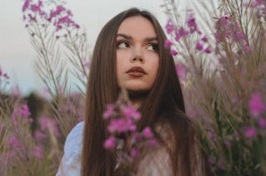Por qué en otoño se cae más el pelo y qué hacer para evitarlo