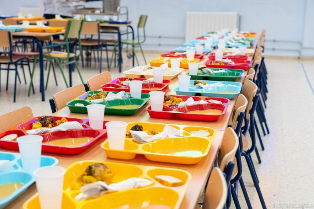 Qué es el comedor escolar 2 ¿Cuáles son los alimentos que deben consumir los niños en un comedor escolar?