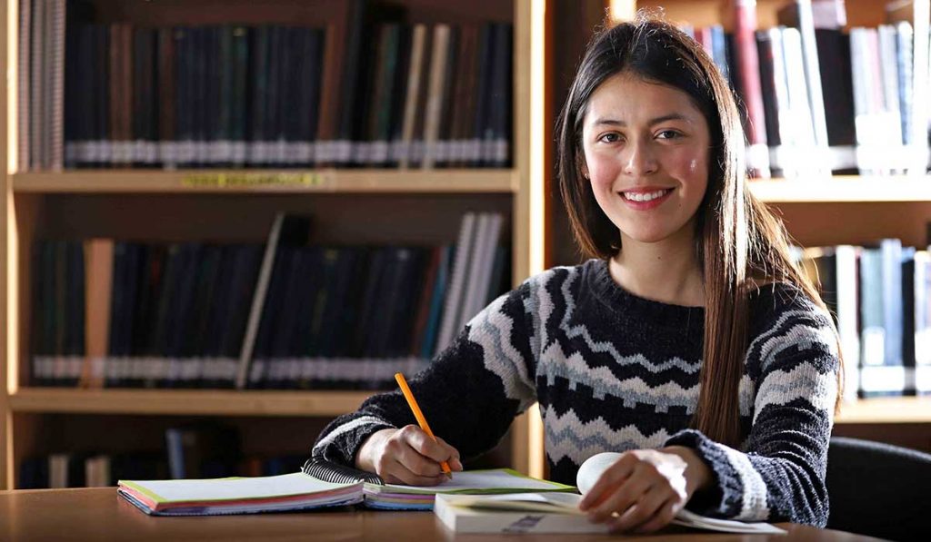 ¿Cuáles son los requisitos de las becas a la excelencia académica?