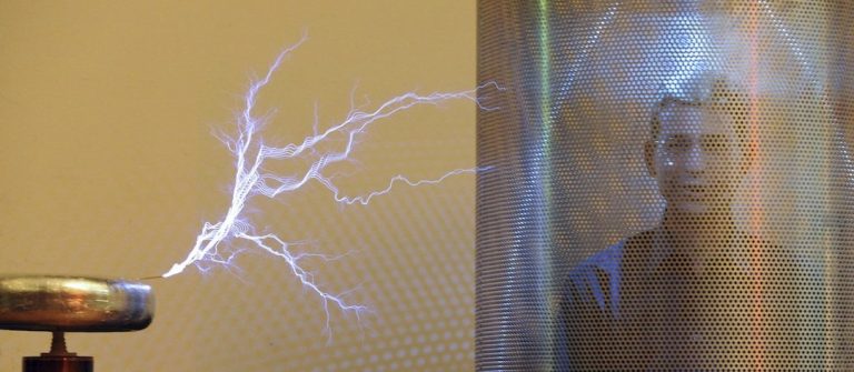 Qué es y cómo funciona la jaula de Faraday