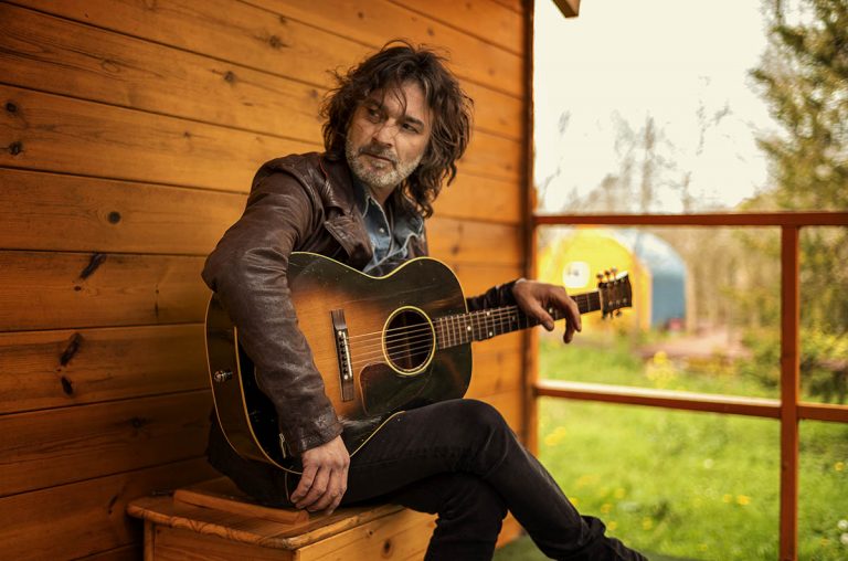 Quique González presenta “Sur en el valle”, su nuevo disco