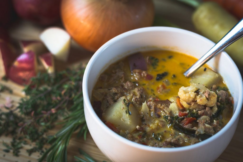 Sopa con alcohol: ¿Es realmente aconsejable?