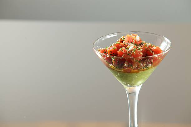 Tartar presentado en forma de vaso de cocktel