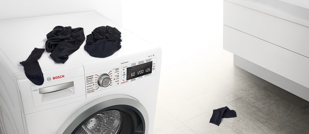 Trucos para lavar la ropa negra y que no destiña