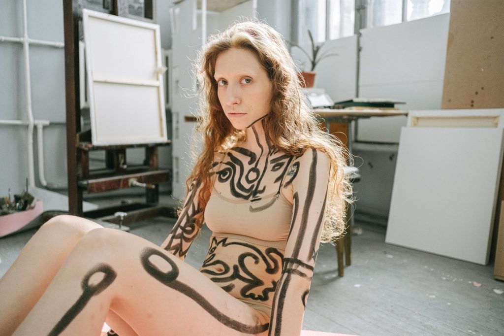 Una combinación de belleza y erotismo que causa furor en Instagram