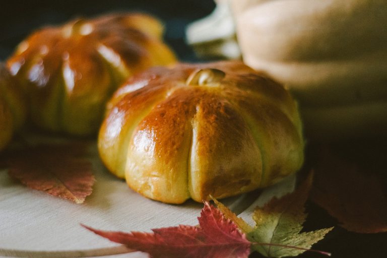 Bollos de leche: cómo hacer el pan más dulce para una merienda