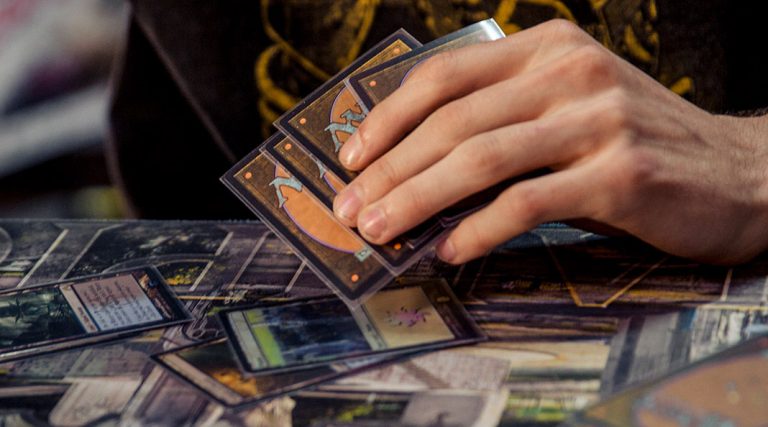 Polémica con Magic y Universes Beyond: Rosewater dice a los fans que lo acepten o se vayan
