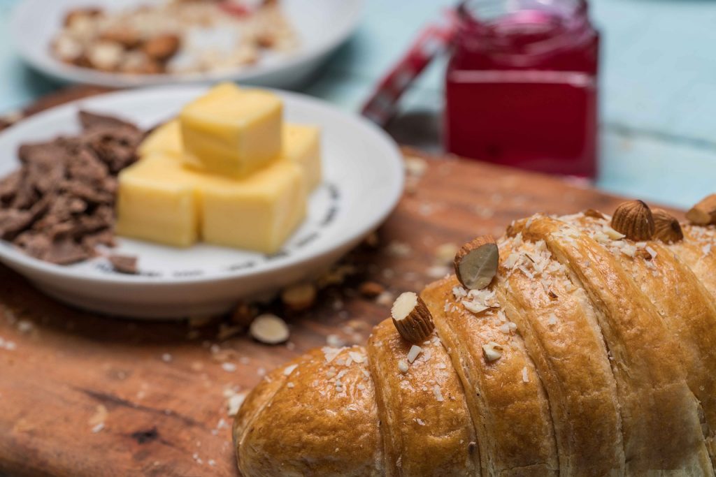 Cómo hacer croissant relleno de chocolate con hojaldre