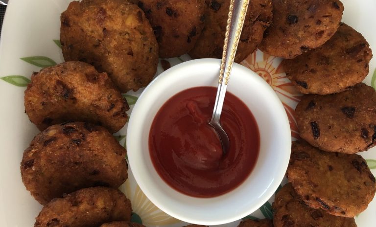 Huevos tontos: cómo prepararlos y aprovechar el pan duro