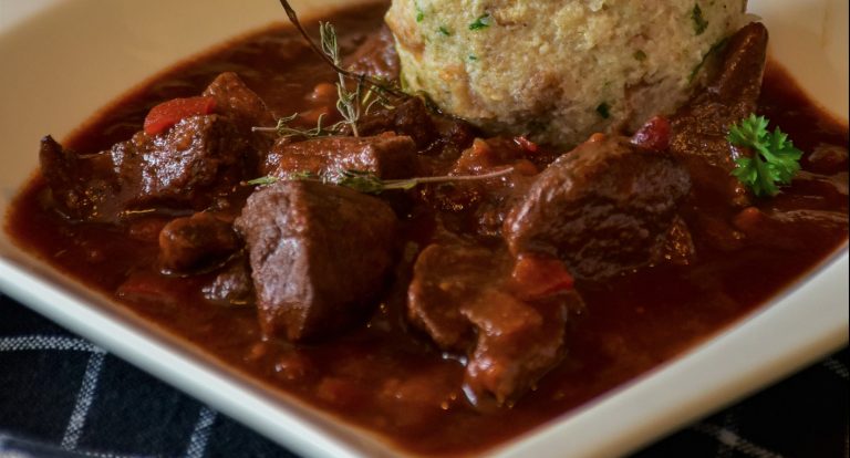 Esta es la salsa perfecta de Arguiñano para guisos de ternera