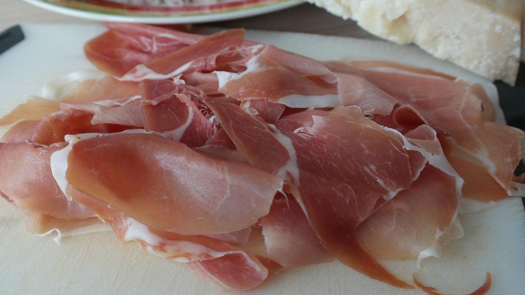 Setas al ajillo: cómo añadirles jamón para que estén más ricas 103 lonchas