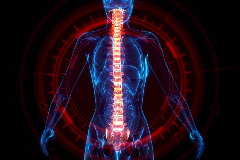 Los dolores puede causar una vértebra desalineada, explicados por Clínica Atlas Vital