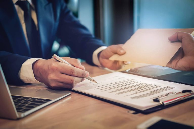 ¿Por qué es recomendable recibir asesoramiento de parte de expertos para solicitar una indemnización por accidentes de tráfico? Expediente Jurídico