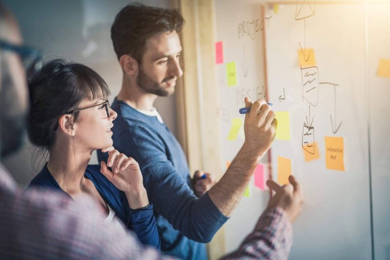 Ana Sarmiento, experta en liderazgo generacional y cultura organizacional, enseña a las empresas a cómo atraer y fidelizar a los millennials