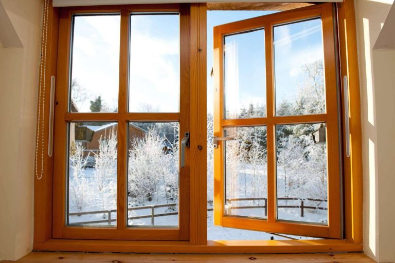 Losma Studio ofrece consejos para mantener las ventanas de madera intactas con el paso del tiempo
