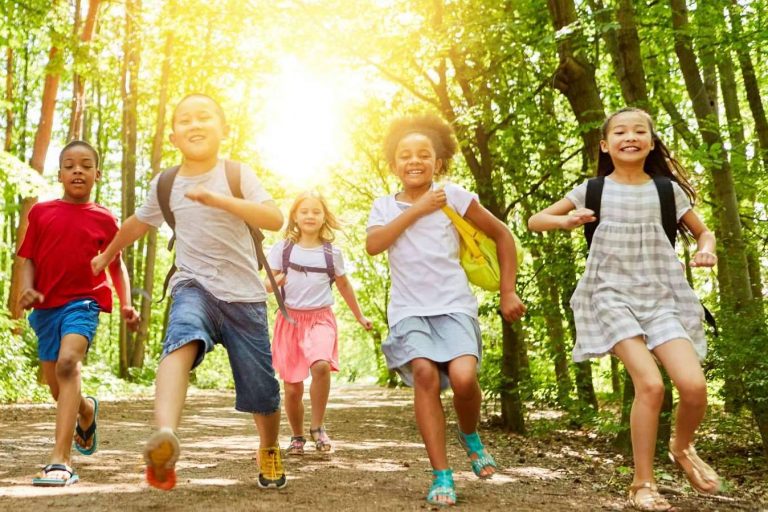 Dar la vuelta al mundo con el campamento de aventura de Aventurarte