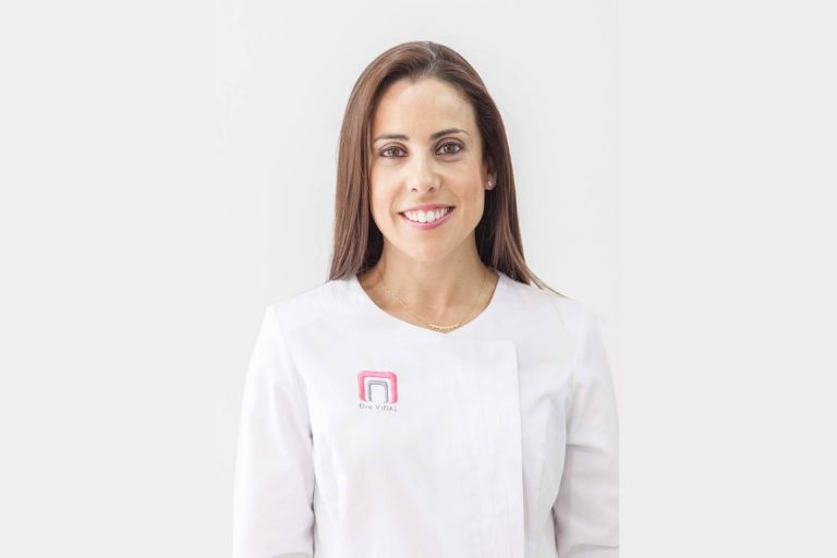 La especialista en estética dental Paula Vidal presenta su libro Mímame la boca para el cuidado de la salud bucodental desde los 0 a los 18 años