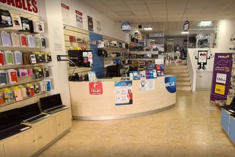 Arréglatelo se encarga de la reparación de móviles y otros electrónicos en Gandía con calidad y variedad de repuestos