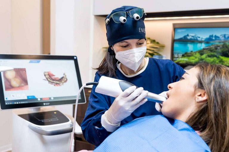 El tratamiento de ortodoncia invisible de Clínica Eniq en Madrid, la mejor alternativa a los brackets tradicionales