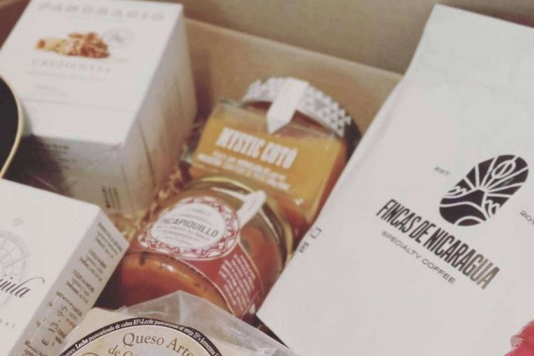 El estilo gourmet destaca en las cestas de Navidad o packs de regalo en Bonvoli