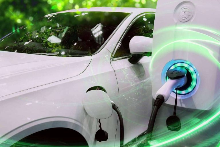 Enchufamos Tu Coche ofrece puntos de recarga para vehículos eléctricos en parking comunitario