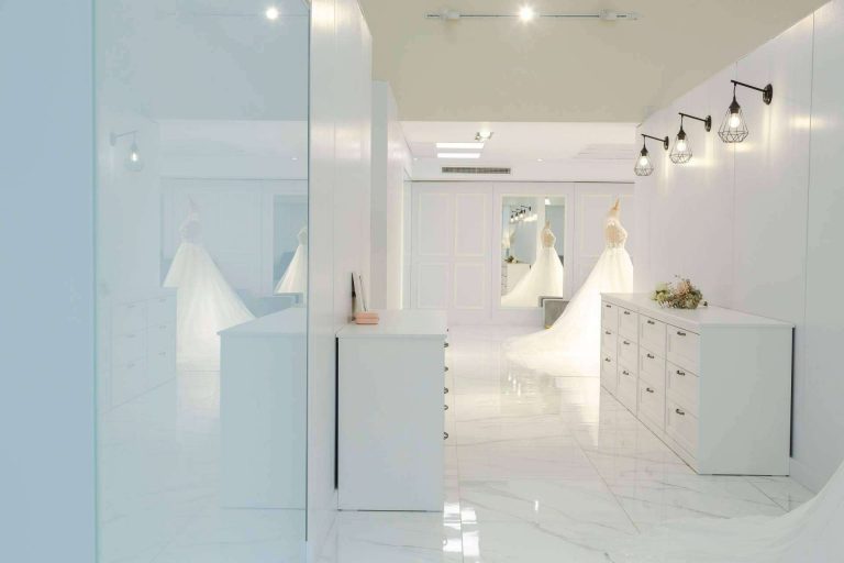 Taller central y centro logístico en la nueva sede de Barcelona de Atelier de Bodas