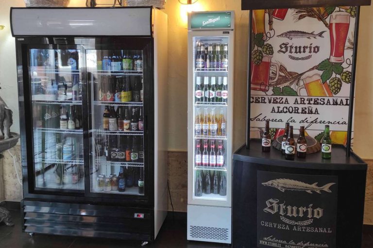 Elixyr Beer Bar dispone de una gran variedad de cervezas artesanas e internacionales para degustar